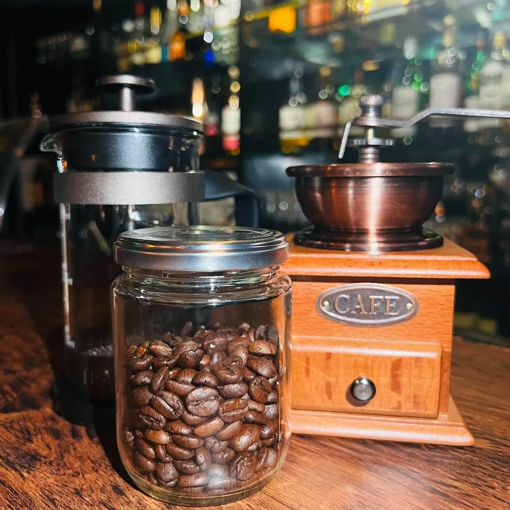 栄でコーヒーをセルフでブレンドできるカフェ